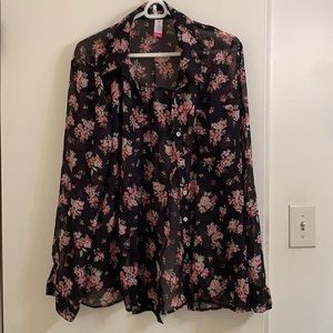 No Boundaries women’s shirt size XL